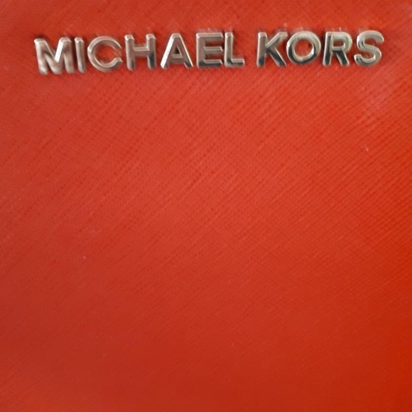 Authentic MK Selma Coral Tote Saffiano Leather - Picture 3 of 6